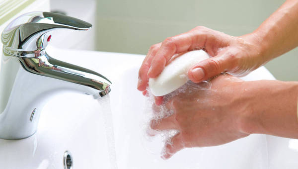 Чем лучше мыть руки